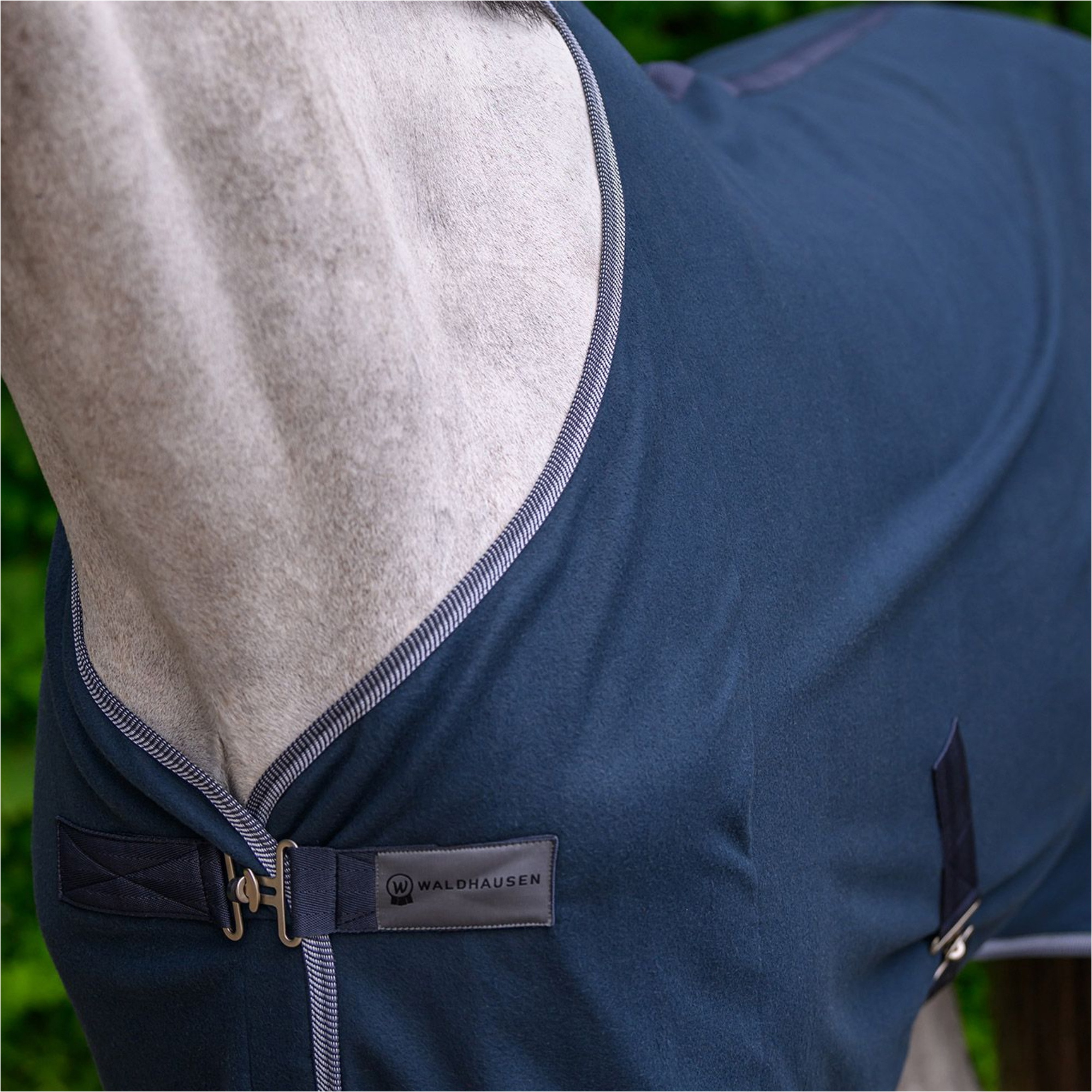 2026 Waldhausen Wirtschaftliches Fleece-Teppich Mit Kreuzsattelgurten 6319905 - Night Blue